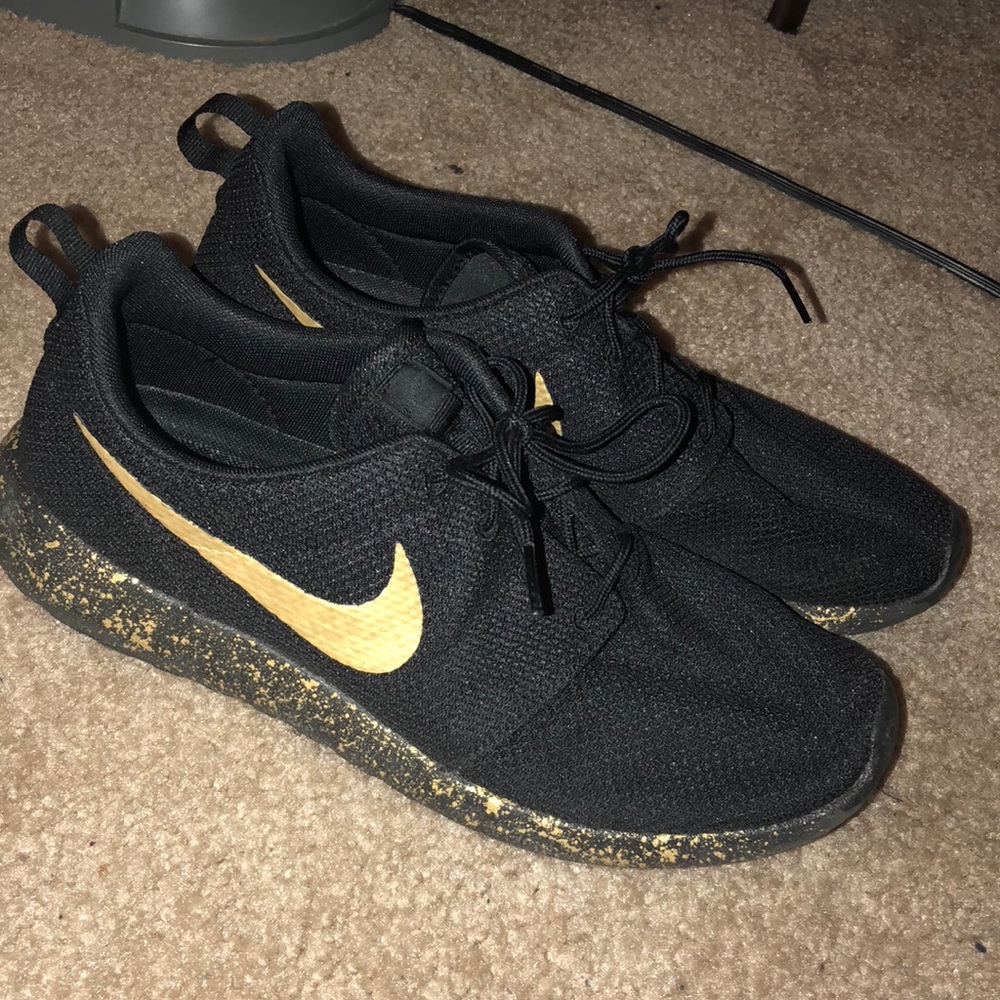 Custom Roshe Runs!
